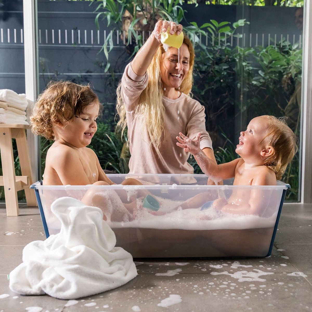 https://www.vanastenbabysuperstore.nl/media/catalog/product/0/8/0832000036_2_bad_stokker_flexi_bathr_sandy_beige.jpg