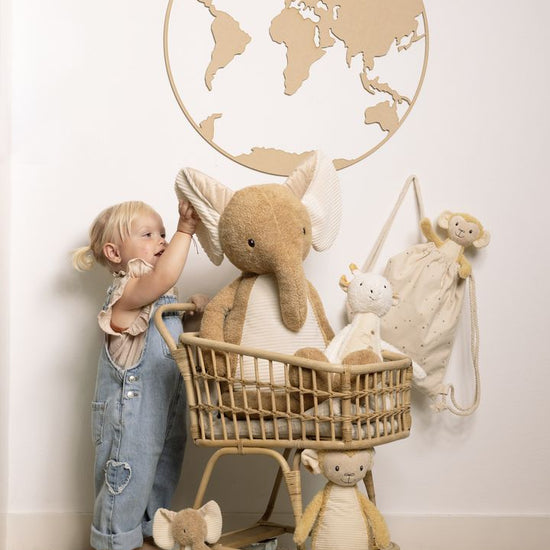 https://www.vanastenbabysuperstore.nl/media/catalog/product/0/9/0992401661_2_knuffel_happy_horse_elephant_elin_26cm.jpg