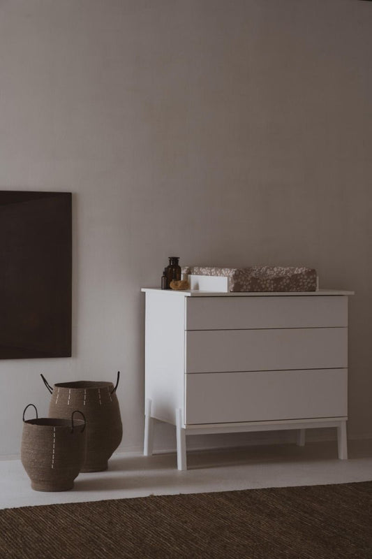 https://www.vanastenbabysuperstore.nl/media/catalog/product/1/0/1000020063_1_commode_quax_ashi_cream.jpg