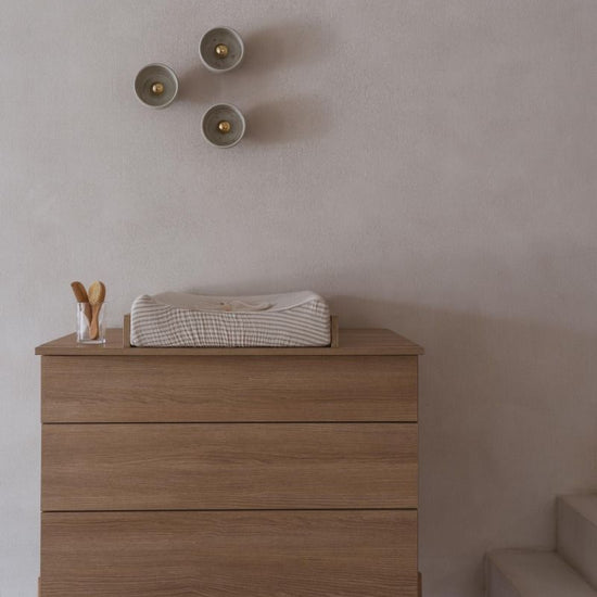 https://www.vanastenbabysuperstore.nl/media/catalog/product/1/0/1000020064_1_commode_quax_ashi_honey_ash.jpg