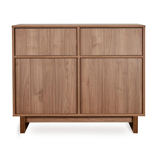 https://www.vanastenbabysuperstore.nl/media/catalog/product/1/0/1000020069_1_quax_kyo_commode_walnut_1.jpg