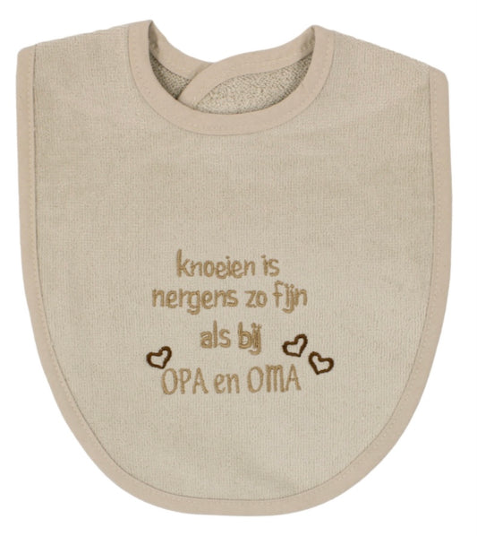 https://www.vanastenbabysuperstore.nl/media/catalog/product/1/0/1042870010_1_slabber_petit_villain_knoeien_opa_oma.jpeg