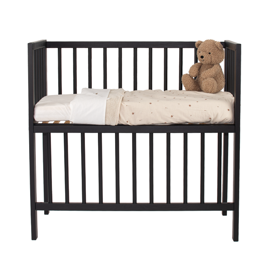 https://www.vanastenbabysuperstore.nl/media/catalog/product/1/2/1280060046_3_wieg_cosleeper_bedside_open_40x80_black.png