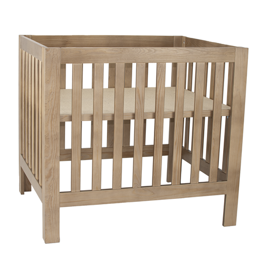 https://www.vanastenbabysuperstore.nl/media/catalog/product/1/2/1281500036_2_box_bart_walnut.png