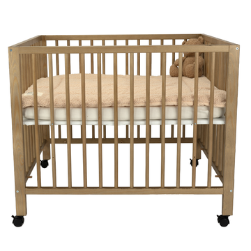 https://www.vanastenbabysuperstore.nl/media/catalog/product/1/2/1281500204_1_box_met_wieltjes_lisav2_pure_walnut.png