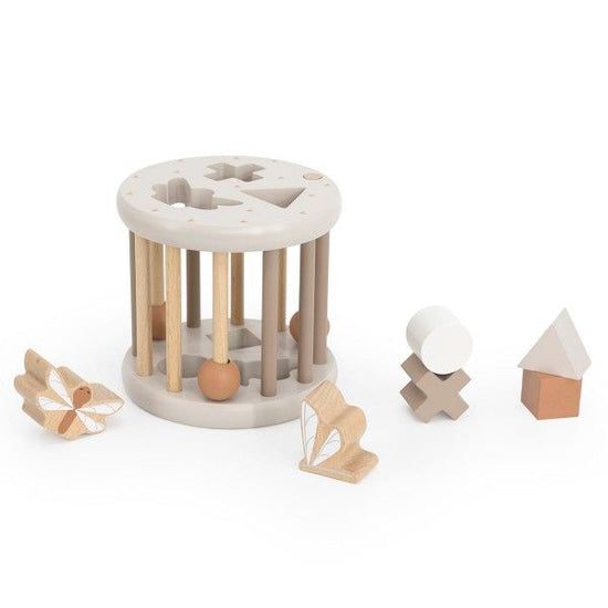 https://www.vanastenbabysuperstore.nl/media/catalog/product/1/3/1302400806_2_houten_vormsorteerwiel_labellabel_nougat.jpg