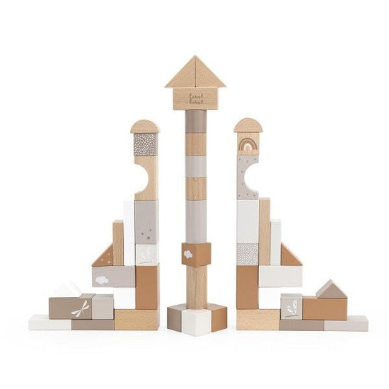 https://www.vanastenbabysuperstore.nl/media/catalog/product/1/3/1302400809_1_houten_blokken_labellabel_nougat.jpg