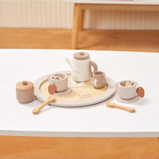 https://www.vanastenbabysuperstore.nl/media/catalog/product/1/3/1302400835_2_theeservies_labellabel_hout_nougat.jpg