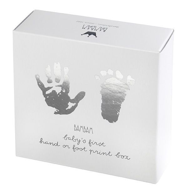 https://www.vanastenbabysuperstore.nl/media/catalog/product/1/3/1352300011_1_bambam_doosje_met_handvoetafdruk.jpg