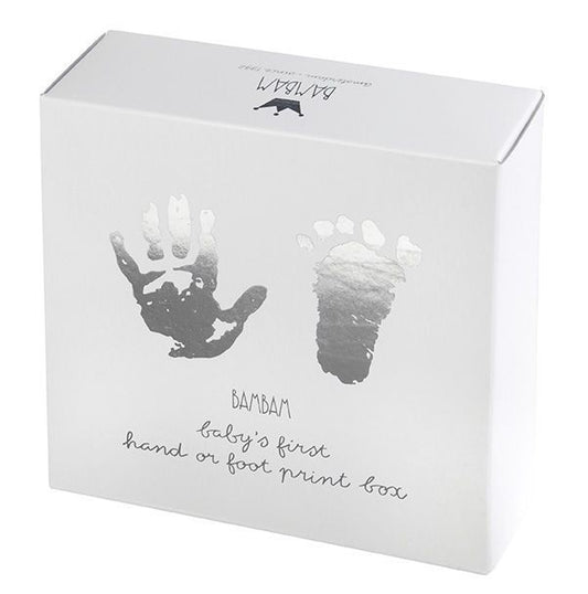 https://www.vanastenbabysuperstore.nl/media/catalog/product/1/3/1352300011_1_bambam_doosje_met_handvoetafdruk.jpg