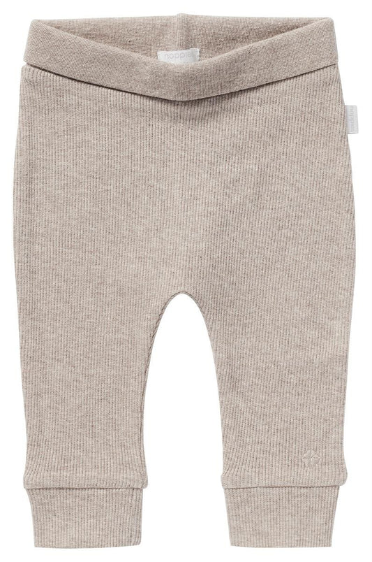 https://www.vanastenbabysuperstore.nl/media/catalog/product/1/4/14n1111p757_1_broek_noppies_noos_pants_comfort_rib_naura_taupe_melange.jpg