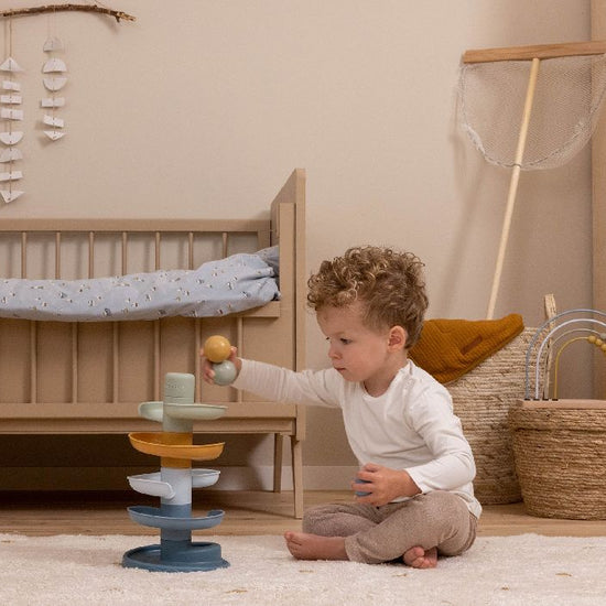 https://www.vanastenbabysuperstore.nl/media/catalog/product/1/5/1502400048_2_spiraaltoren_little_dutch_blauw.jpg