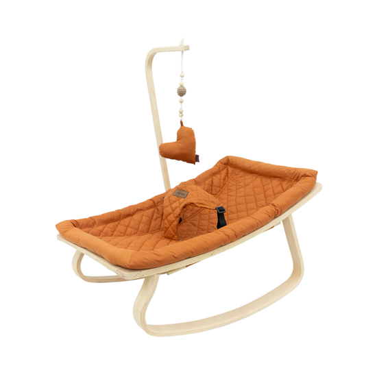 https://www.vanastenbabysuperstore.nl/media/catalog/product/1/6/1661740004_1_wipstoel_mordesign_wood_rust.png