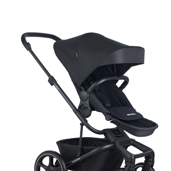 https://www.vanastenbabysuperstore.nl/media/catalog/product/1/6/1691100252_1_wandelwagen_easywalker_harvey5_midnight_black.png