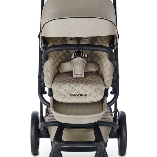 https://www.vanastenbabysuperstore.nl/media/catalog/product/1/6/1691100287_2_zitje_easywalker_harvey5_premium_pearl_taupe.png