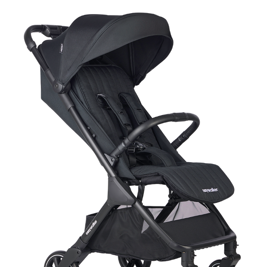 https://www.vanastenbabysuperstore.nl/media/catalog/product/1/6/1691110101_1_buggy_easywalker_jackey2_midnight_black.png