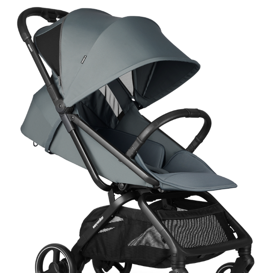 https://www.vanastenbabysuperstore.nl/media/catalog/product/1/6/1691110114_2_buggy_easywalker_rockey_m_smooth_grey.png