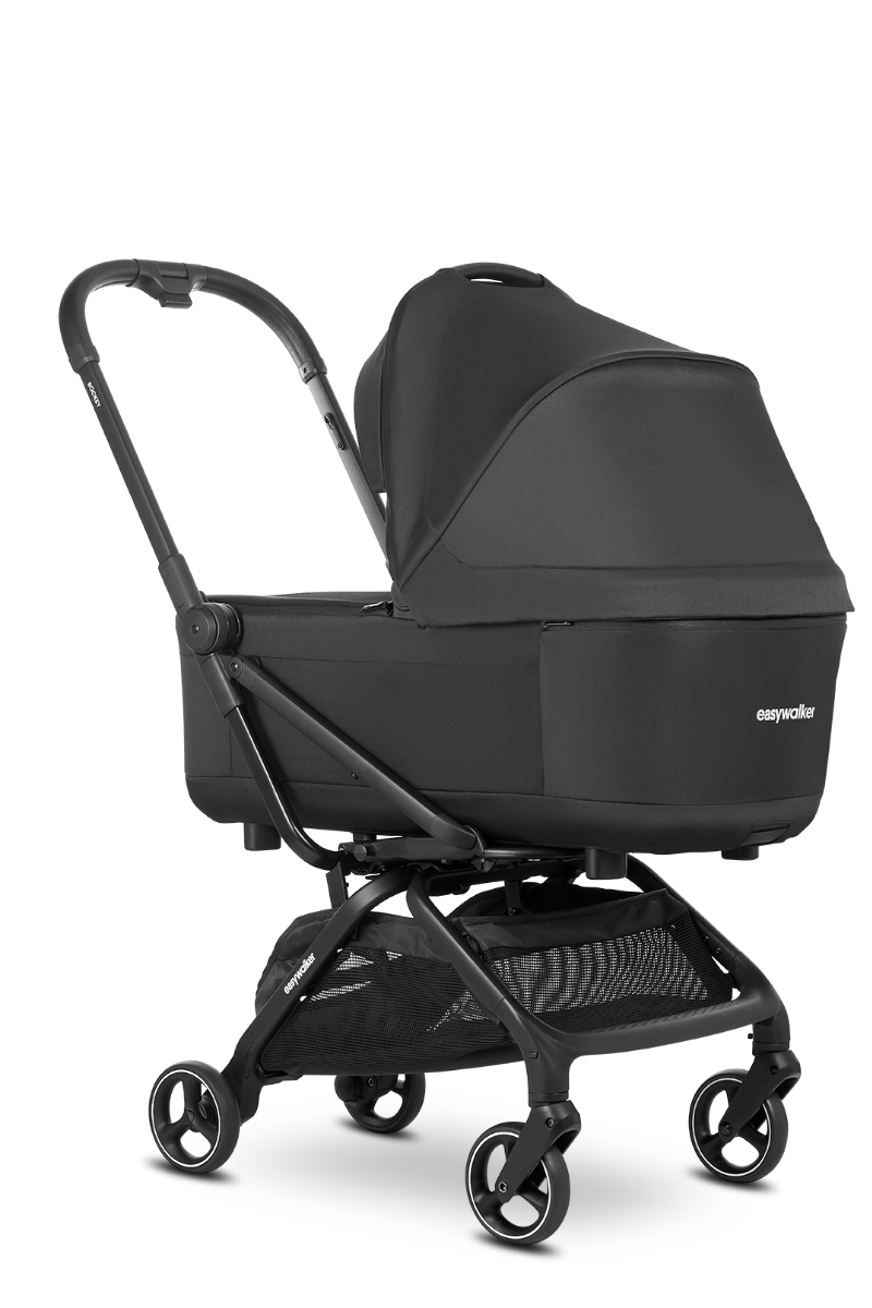 https://www.vanastenbabysuperstore.nl/media/catalog/product/1/6/1691120262_2_reiswieg_easywalker_rockey_pure_black.png