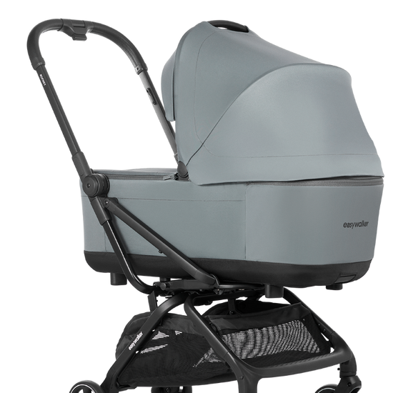 https://www.vanastenbabysuperstore.nl/media/catalog/product/1/6/1691120263_2_reiswieg_easywalker_rockey_smooth_grey.png