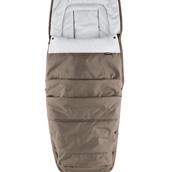 https://www.vanastenbabysuperstore.nl/media/catalog/product/1/6/1692880002_1_voetenzak_easywalker_harvey_nxt_mocha_brown_3.png