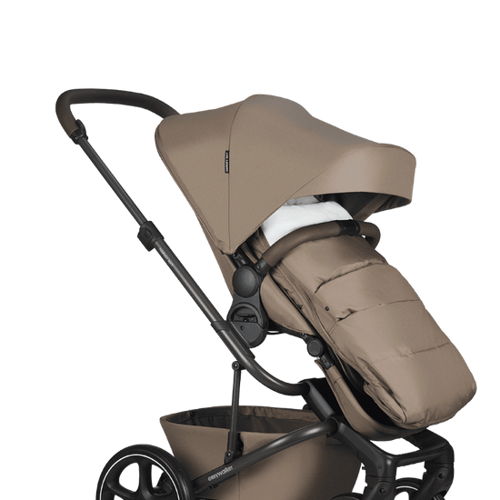 https://www.vanastenbabysuperstore.nl/media/catalog/product/1/6/1692880002_2_voetenzak_easywalker_harvey_nxt_mocha_brown.png