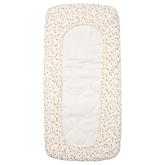 https://www.vanastenbabysuperstore.nl/media/catalog/product/1/8/1801800071_2_hoeslaken_wieg_koeka_lugo_off_white.jpg