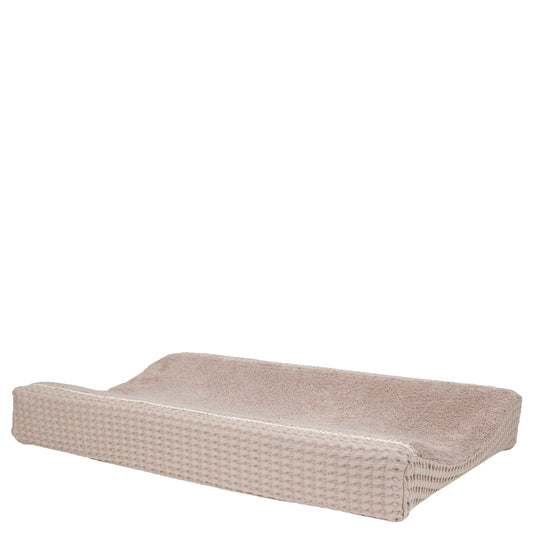 https://www.vanastenbabysuperstore.nl/media/catalog/product/1/8/1801880002_1_aankleedkussenhoes_koeka_wafel_crumble_1.jpg