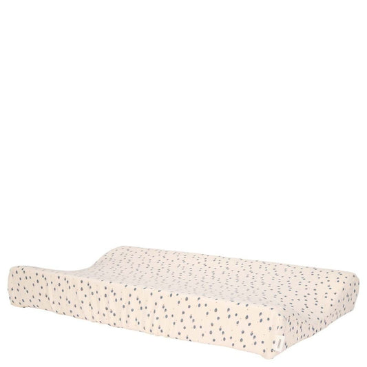 https://www.vanastenbabysuperstore.nl/media/catalog/product/1/8/1801900937_1_aankleedkussenhoes_koeka_lugo_off_white.jpg