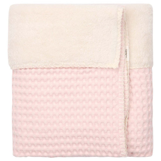https://www.vanastenbabysuperstore.nl/media/catalog/product/1/8/1801900939_2_deken_wieg_koeka_wafeloslo_teddy_cotton_candy.jpg