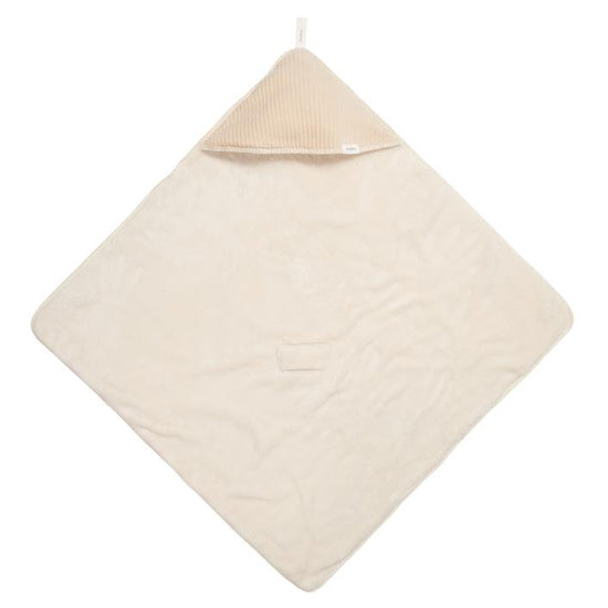 https://www.vanastenbabysuperstore.nl/media/catalog/product/1/8/1802110118_2_omslagdoek_koeka_vik_teddy_sand.jpg