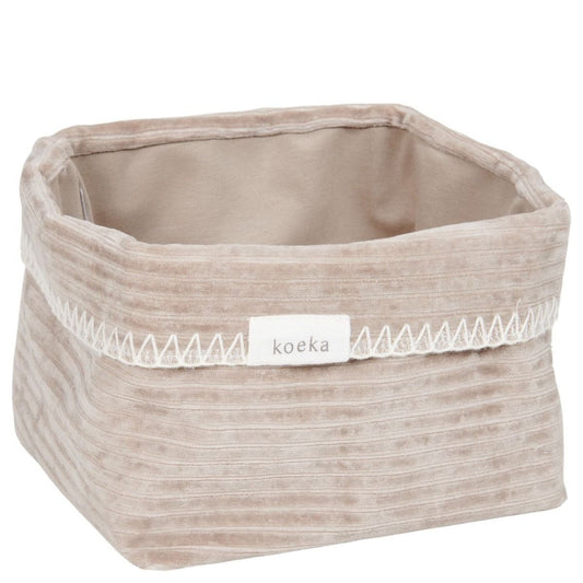 https://www.vanastenbabysuperstore.nl/media/catalog/product/1/8/1802300111_1_mand_koeka_vik_clay.jpg