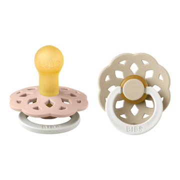 https://www.vanastenbabysuperstore.nl/media/catalog/product/1/9/1912800056_1_fopspeen_bibs_boheme_glow_blushvanilla_06mnd_2st.png