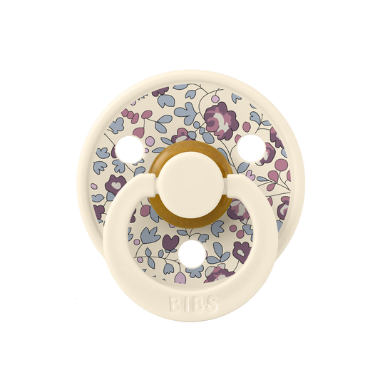 https://www.vanastenbabysuperstore.nl/media/catalog/product/1/9/1912800144_2_fopspeen_bibs_x_liberty_eloise_blush_mix_06mnd_2st.png
