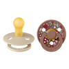 https://www.vanastenbabysuperstore.nl/media/catalog/product/1/9/1912800205_1_fopspeen_bibs_x_liberty_round_chamomile_woodchuck_mix_06mnd_2st.png