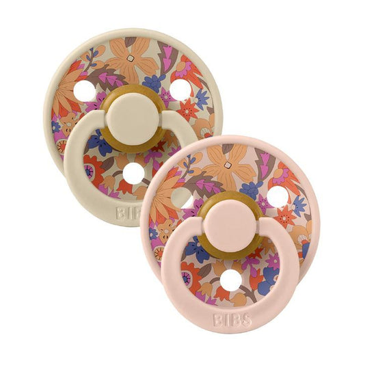 https://www.vanastenbabysuperstore.nl/media/catalog/product/1/9/1912800237_1_fospeen_bibs_x_liberty_june_blossom_blush_mix_06mnd_2_st.jpg