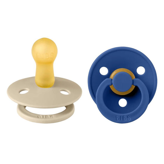 https://www.vanastenbabysuperstore.nl/media/catalog/product/1/9/1912820019_4_fopspeen_bibs_colour_vanilla_cornflower_0-6mnd_2st.jpeg