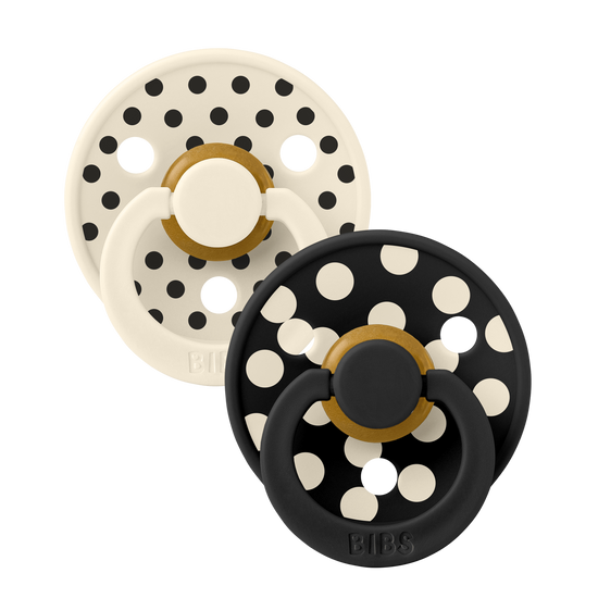 https://www.vanastenbabysuperstore.nl/media/catalog/product/1/9/1912820041_1_Fopspeen_BIBS_Colour_Studio_Polka_Latex_Ivory_Black_0_6mn_1777963504.png