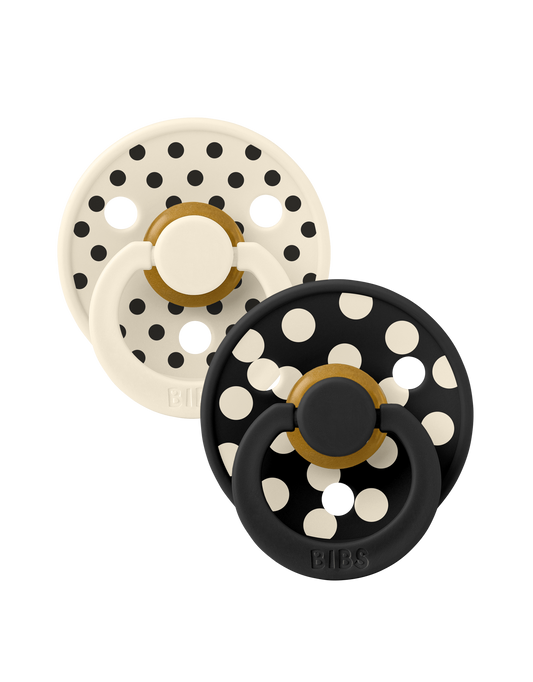 https://www.vanastenbabysuperstore.nl/media/catalog/product/1/9/1912820041_1_Fopspeen_BIBS_Colour_Studio_Polka_Latex_Ivory_Black_0_6mn_1777963504.png