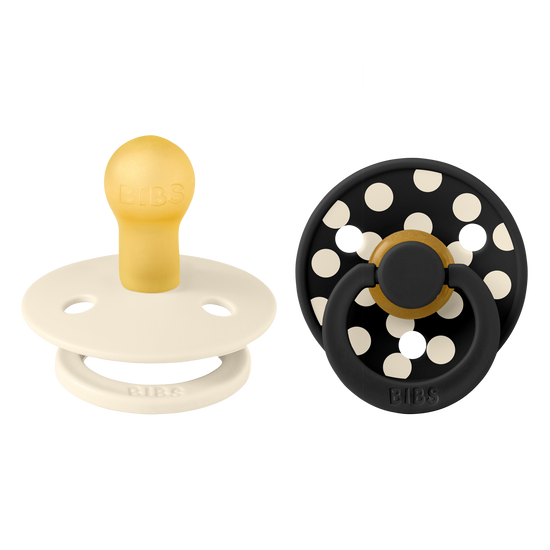 https://www.vanastenbabysuperstore.nl/media/catalog/product/1/9/1912820041_2_Fopspeen_BIBS_Colour_Studio_Polka_Latex_Ivory_Black_0_6mn_1777963505.png