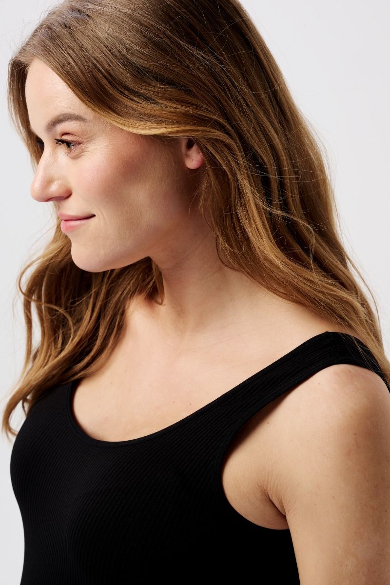 https://www.vanastenbabysuperstore.nl/media/catalog/product/3/0/30n4510p090_2_tanktop_noppies_nocjun23_sama_seamless_rib_black.jpg