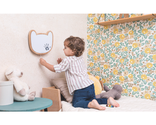 https://www.vanastenbabysuperstore.nl/media/catalog/product/3/2/3220660327737_2_wandlamp_baby_art_wall_music_box.png