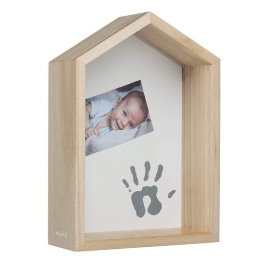 https://www.vanastenbabysuperstore.nl/media/catalog/product/3/2/3220660327768_1_lijstje_baby_art_shelve_house.jpg