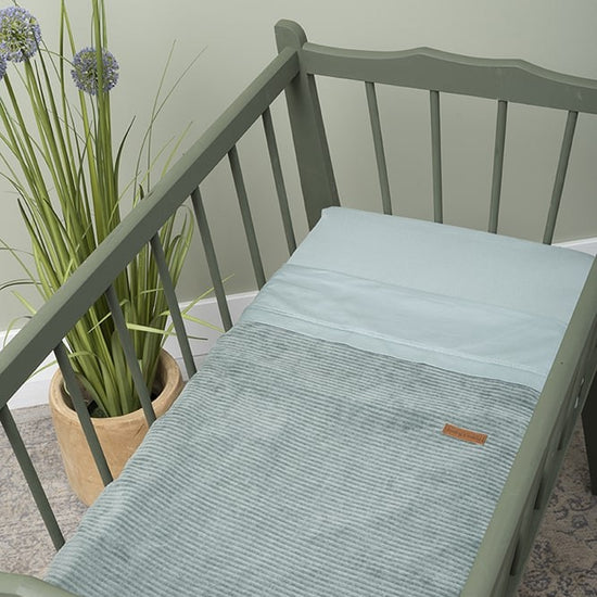 https://www.vanastenbabysuperstore.nl/media/catalog/product/3/5/3571900775_2_deken_ledikant_babys_only_sense_zeegroen.jpg