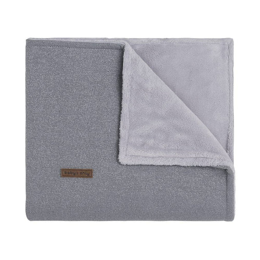 https://www.vanastenbabysuperstore.nl/media/catalog/product/3/5/3571900791_1_deken_ledikant_babys_only_teddy_sparkle_zilvergrijs_melee.jpg