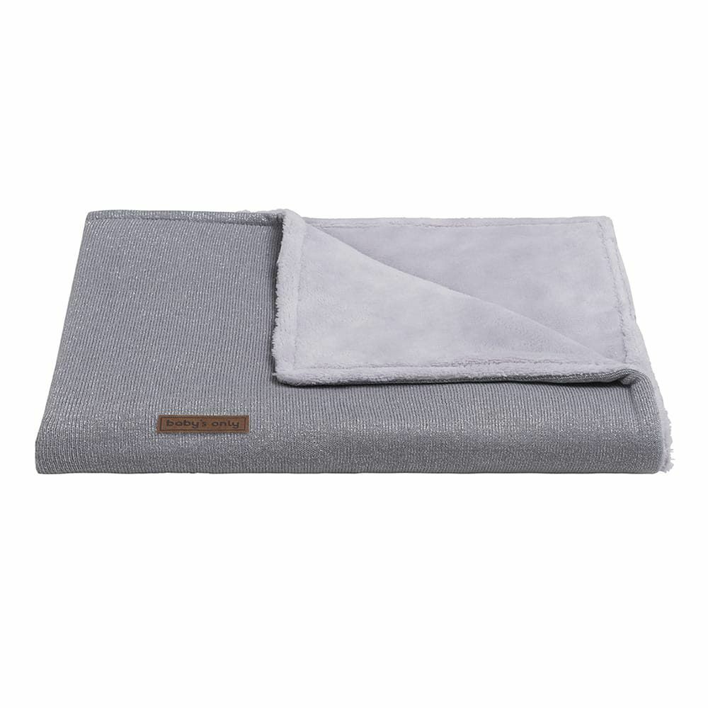 https://www.vanastenbabysuperstore.nl/media/catalog/product/3/5/3571900791_2_deken_ledikant_babys_only_teddy_sparkle_zilvergrijs_melee.jpg