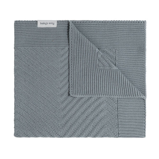 https://www.vanastenbabysuperstore.nl/media/catalog/product/3/5/3571900937_1_deken_ledikant_babys_only_grace_100x135_nordic_blue.jpg