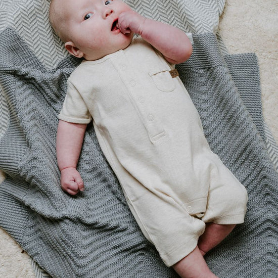 https://www.vanastenbabysuperstore.nl/media/catalog/product/3/5/3571900937_2_deken_ledikant_babys_only_grace_100x135_nordic_blue.jpg