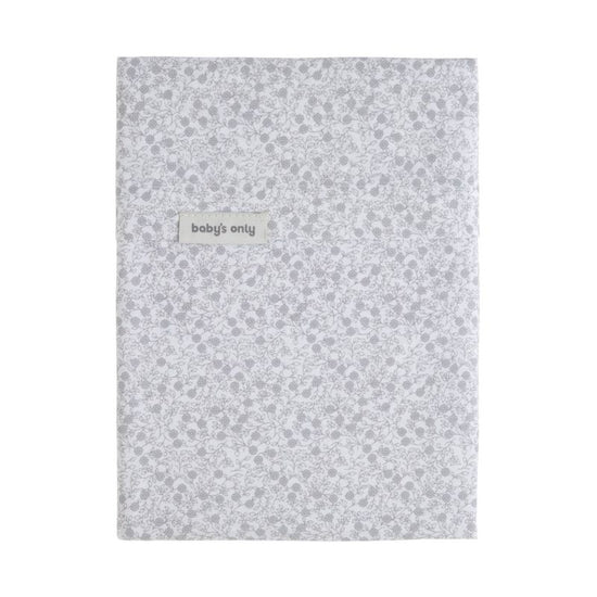 https://www.vanastenbabysuperstore.nl/media/catalog/product/3/5/3571901000_1_laken_wieg_babys_only_flower_nordic_blue.jpg