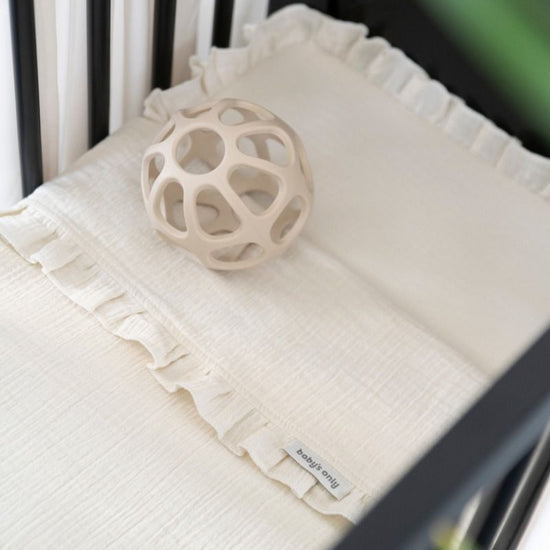 https://www.vanastenbabysuperstore.nl/media/catalog/product/3/5/3571901093_2_laken_wieg_babys_only_ruffle_calm_warm_linen.jpg