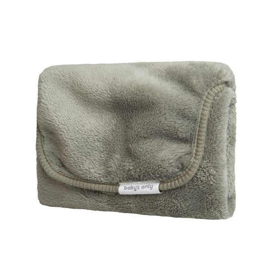 https://www.vanastenbabysuperstore.nl/media/catalog/product/3/5/3572110209_1_verschoonmatje_babys_only_cozy_urban_green.jpg